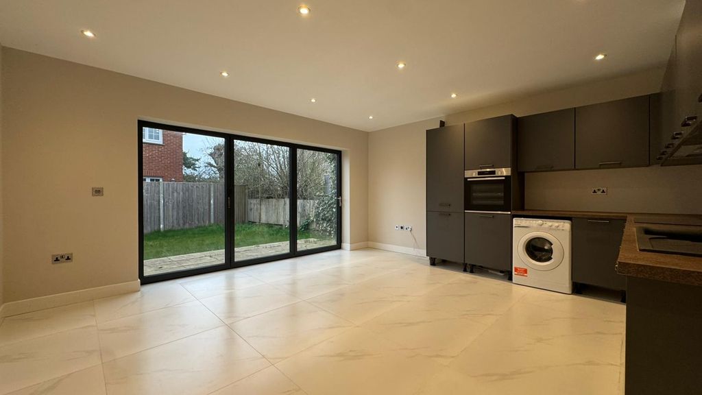 Property photo 2 of 12 Whatsapp Image 2026-03-17 At 15.21.40 (1).Jpeg