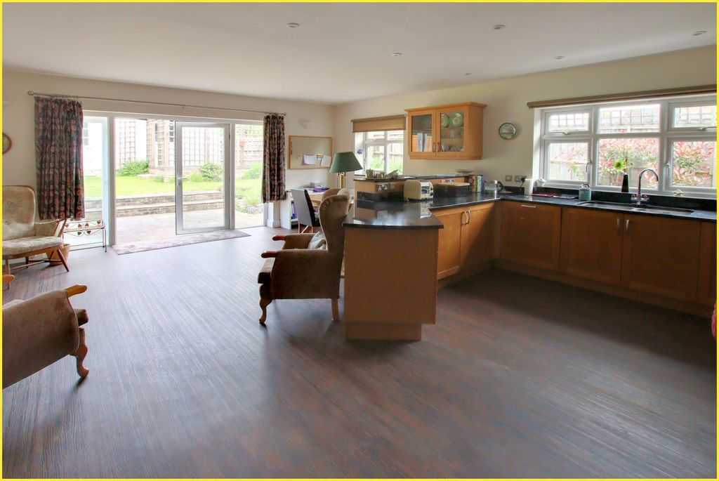 Property photo 2 of 18