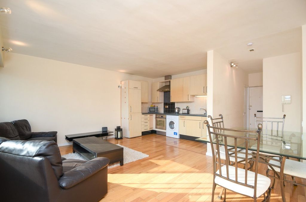 Property photo 3 of 10 Picture No. 05