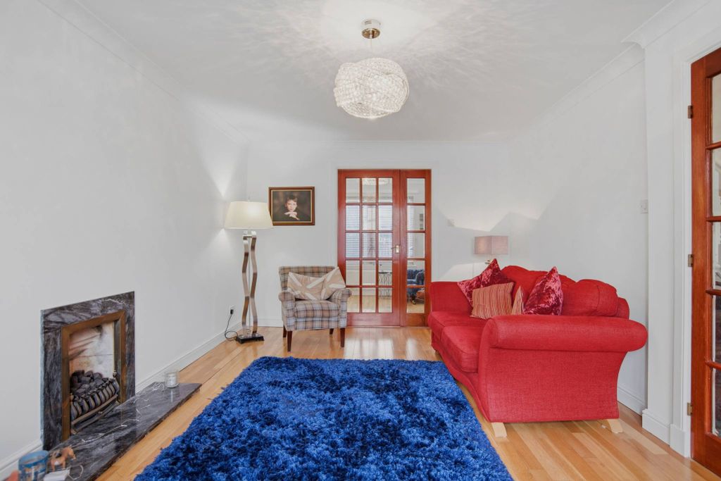 Property photo 3 of 27