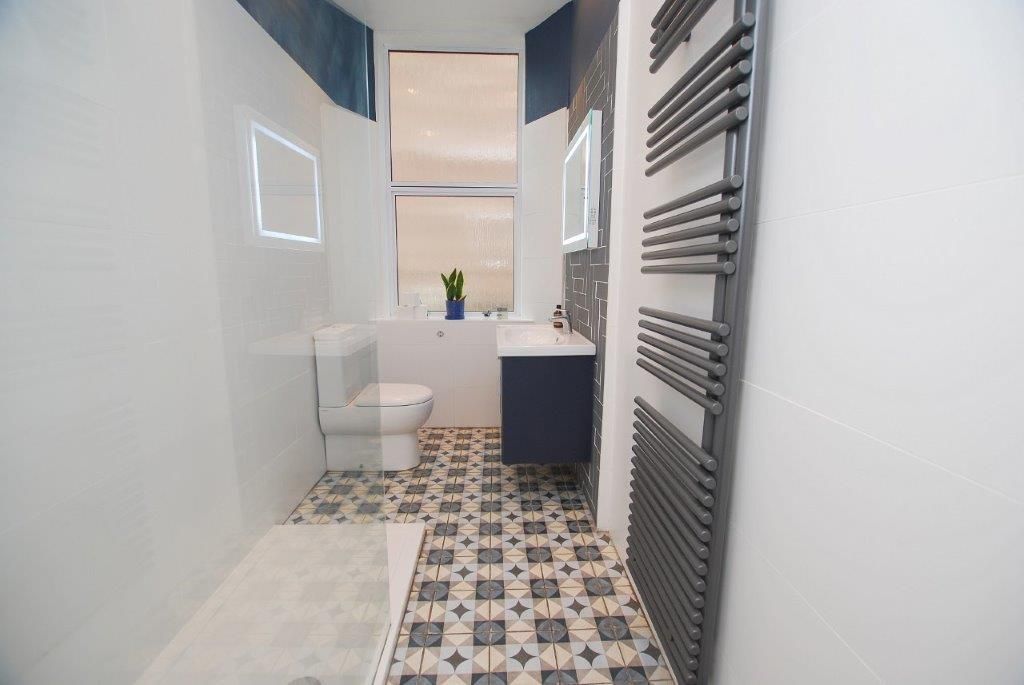 Property photo 3 of 30 75 Union Street (52) Shower Room.Jpg