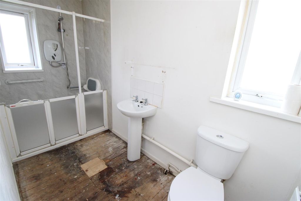 Property photo 3 of 12