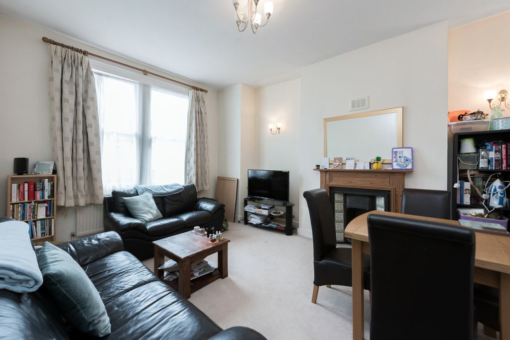 Property photo 1 of 6