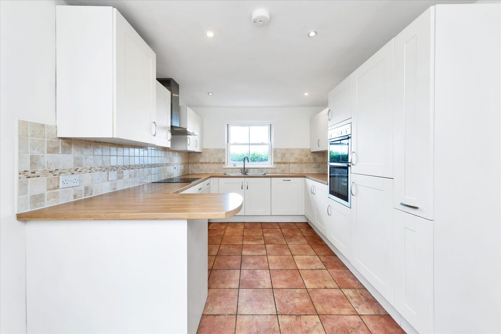 Property photo 3 of 12 Image