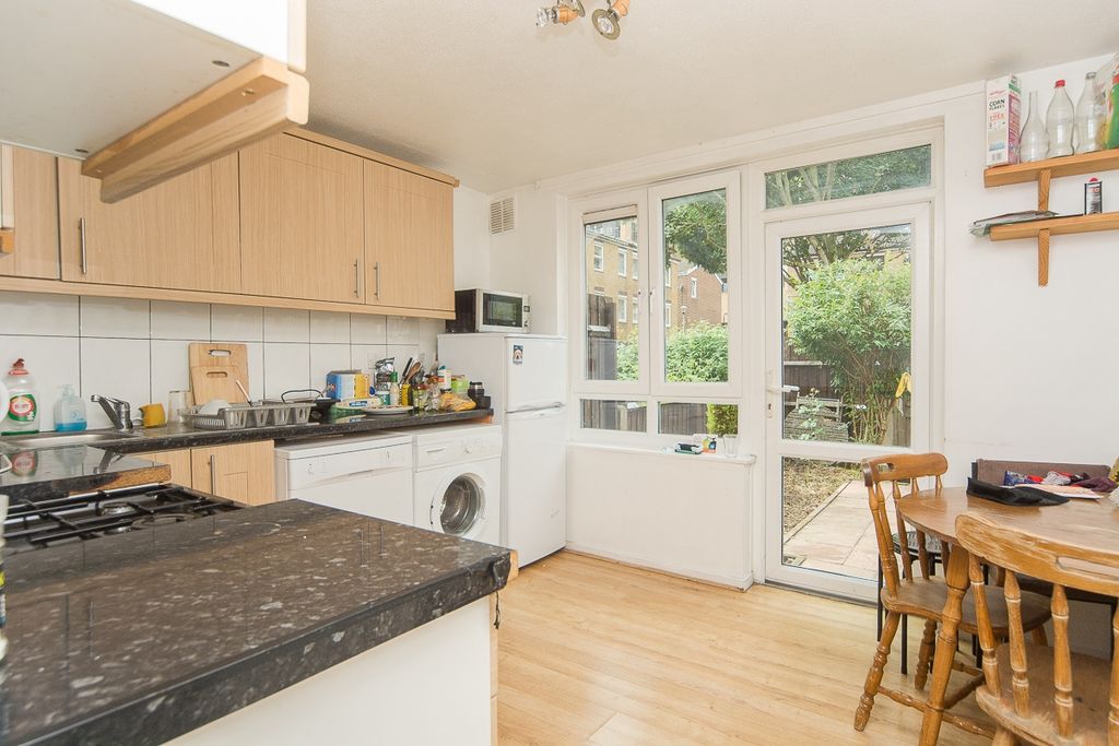 Property photo 2 of 13 Photo 11