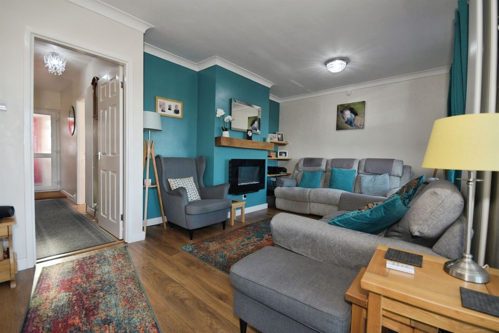 Property photo 3 of 20