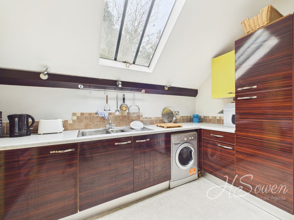 Property photo 3 of 9 Photo 5