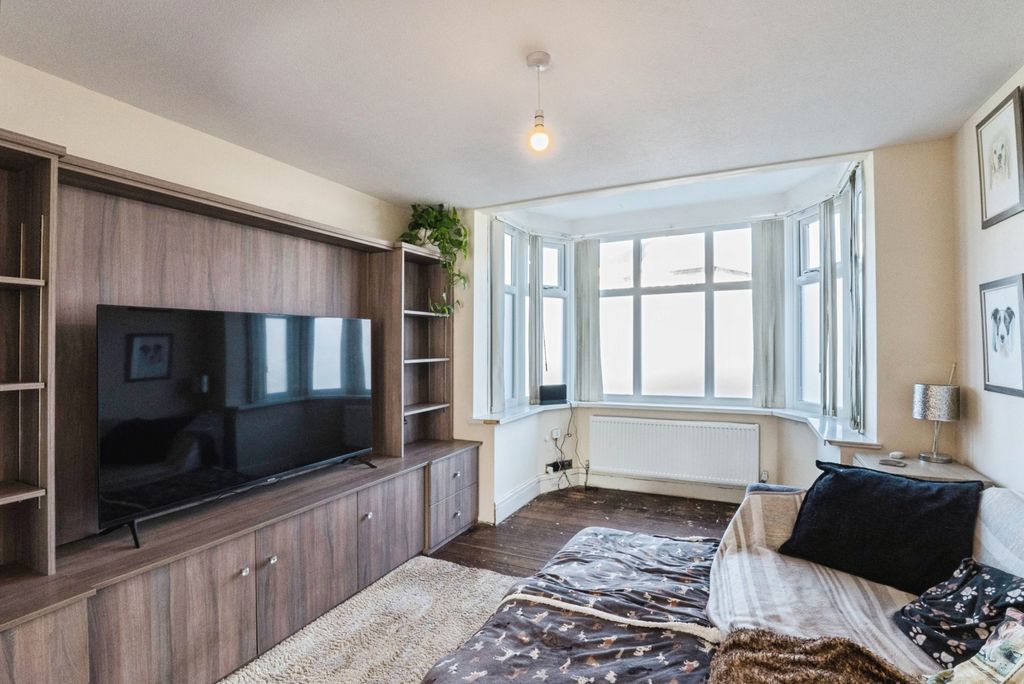 Property photo 2 of 22 Pbox-Img.Jpg