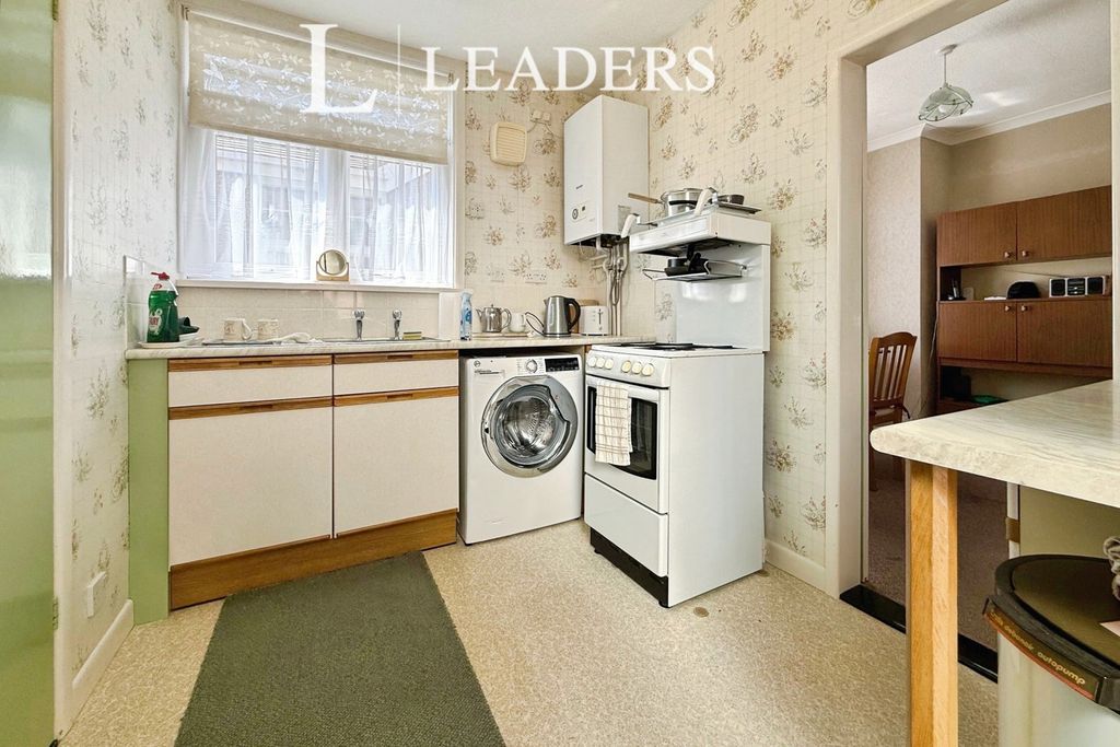 Property photo 3 of 17 Kitchen