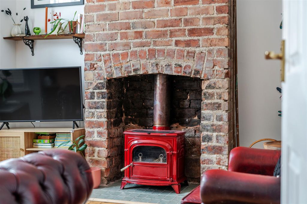 Property photo 3 of 21 Sitting Room