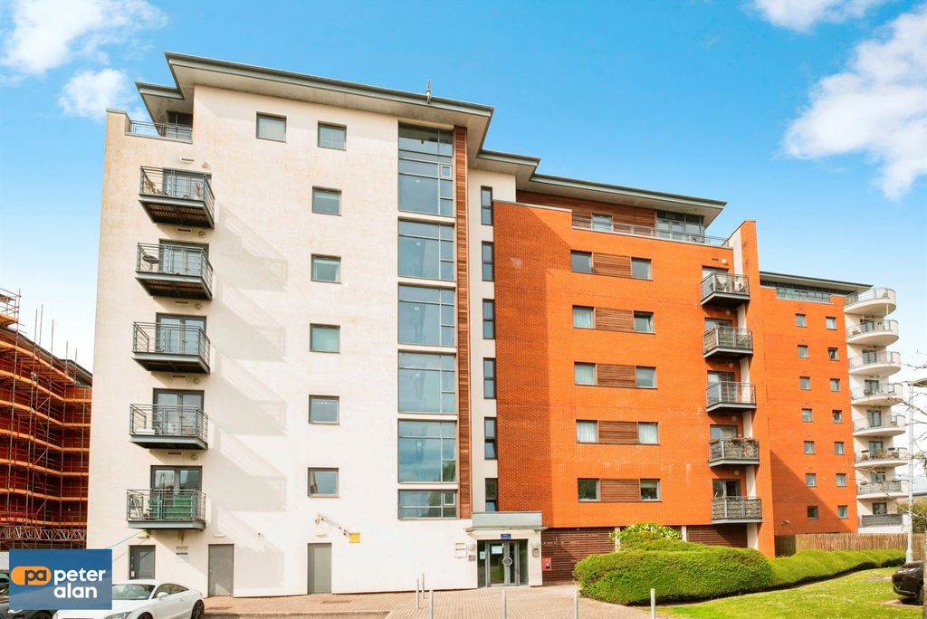 Property photo 1 of 20