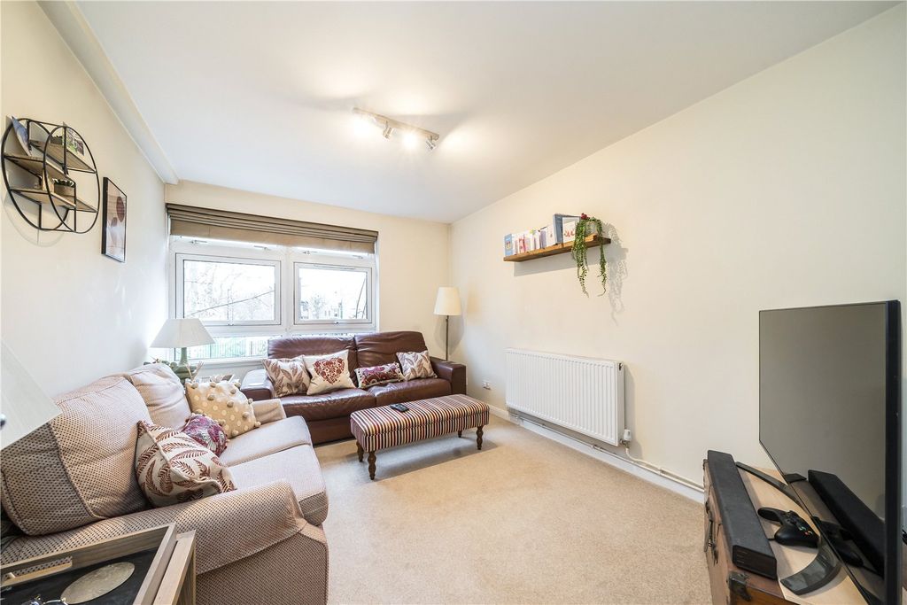 Property photo 3 of 13 Reception