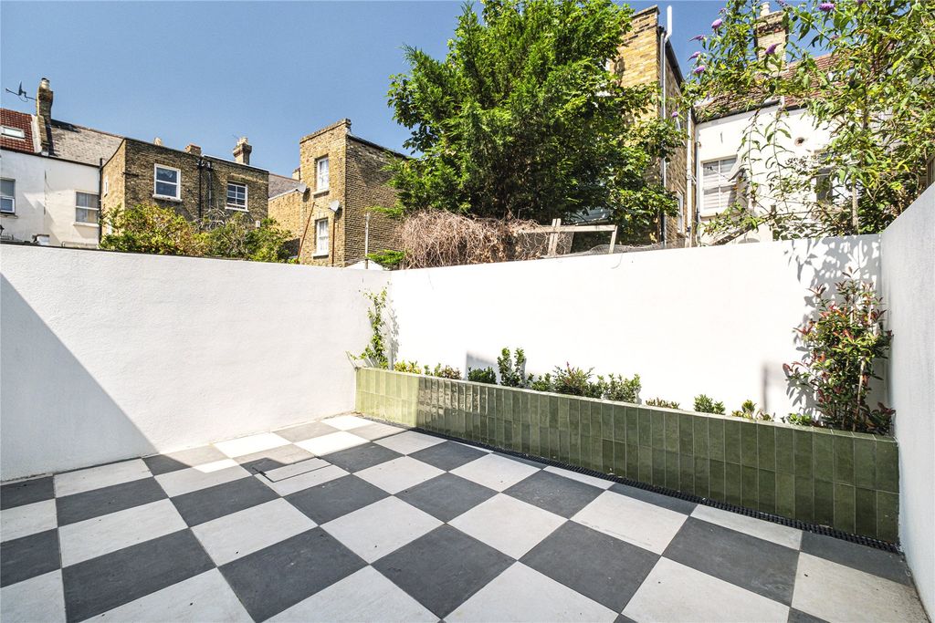 Property photo 2 of 26 Picture No. 06