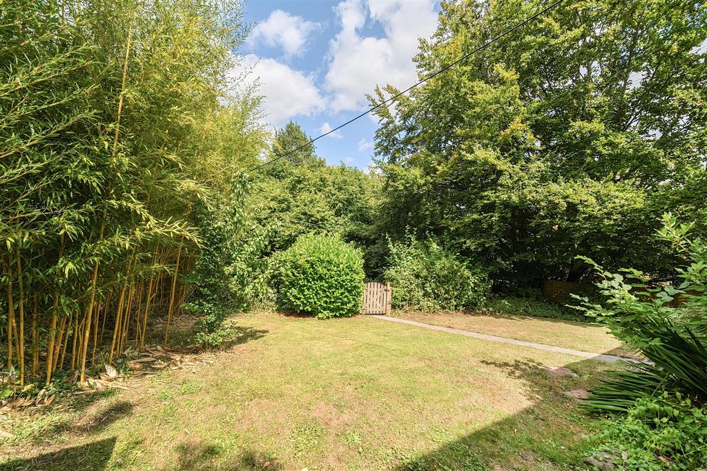 Property photo 3 of 22 Garden