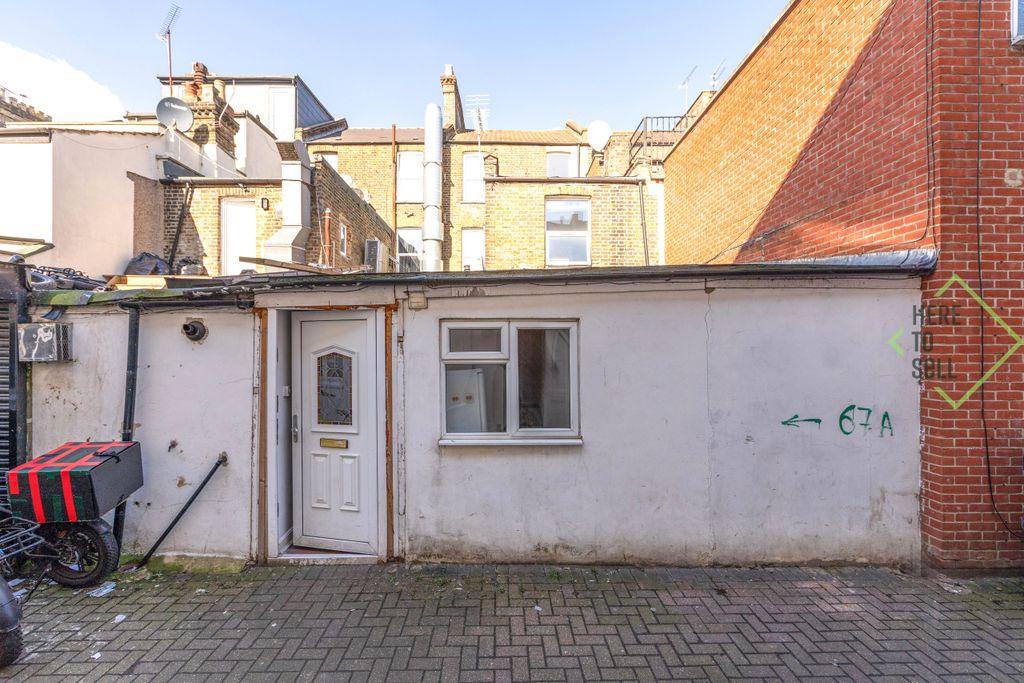 Property photo 2 of 8 Turnpike Lane, N8-1 (15)