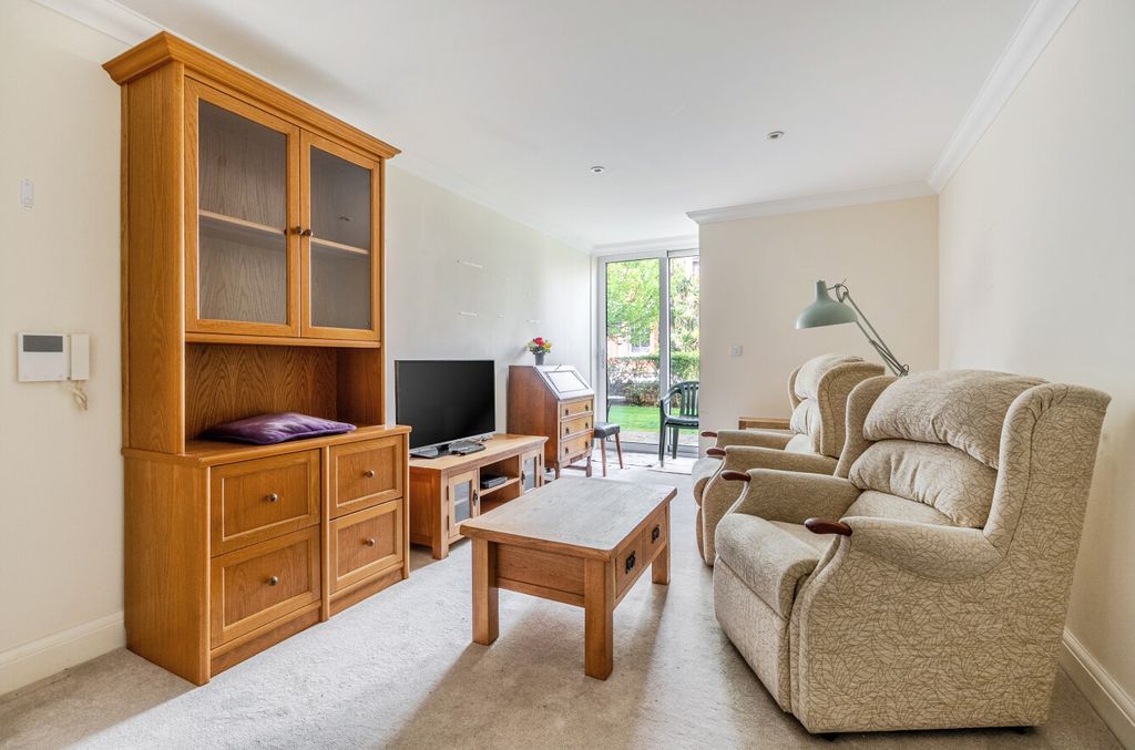 Property photo 3 of 16 3 - 1446985-3-69Dffb3...