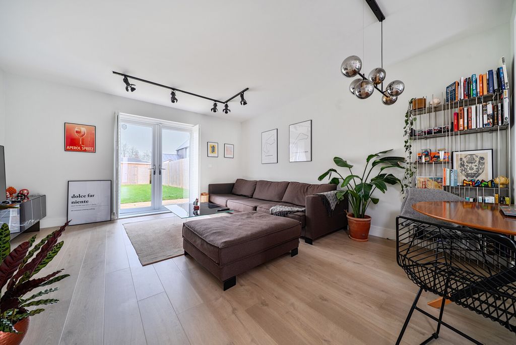 Property photo 3 of 21 Picture 3