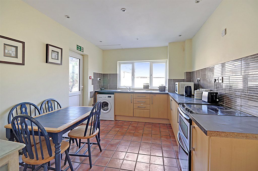 Property photo 3 of 11 Picture No. 13