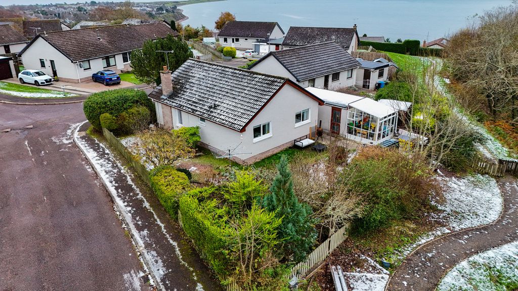 Property photo 1 of 31