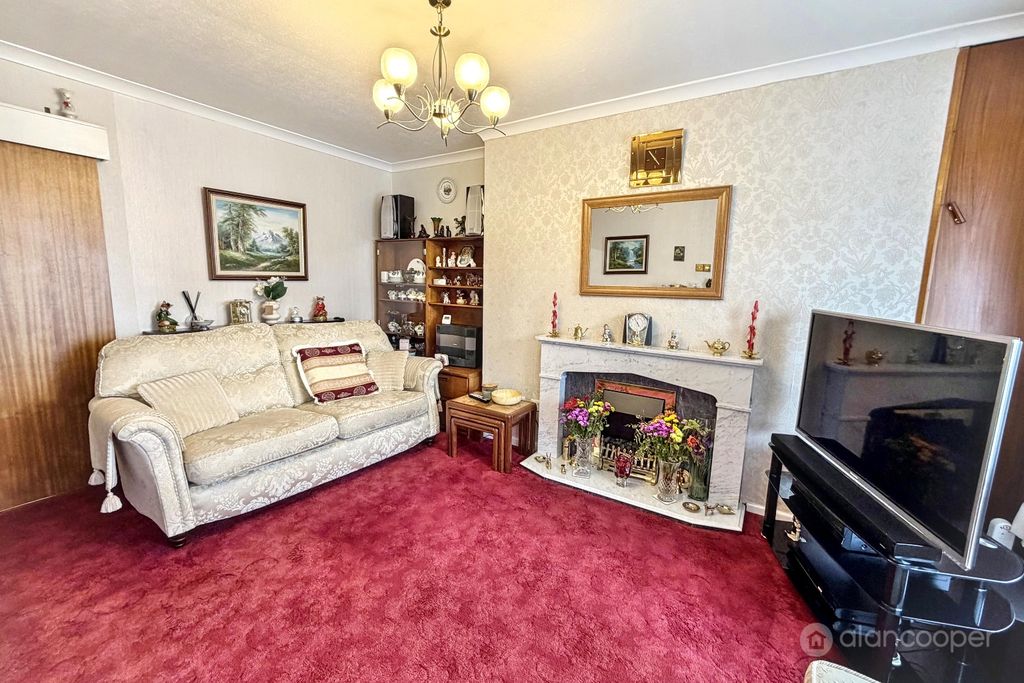 Property photo 3 of 12 5088743