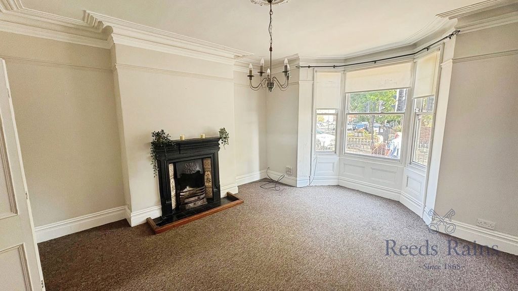 Property photo 2 of 16 Pbox-Img.Jpg