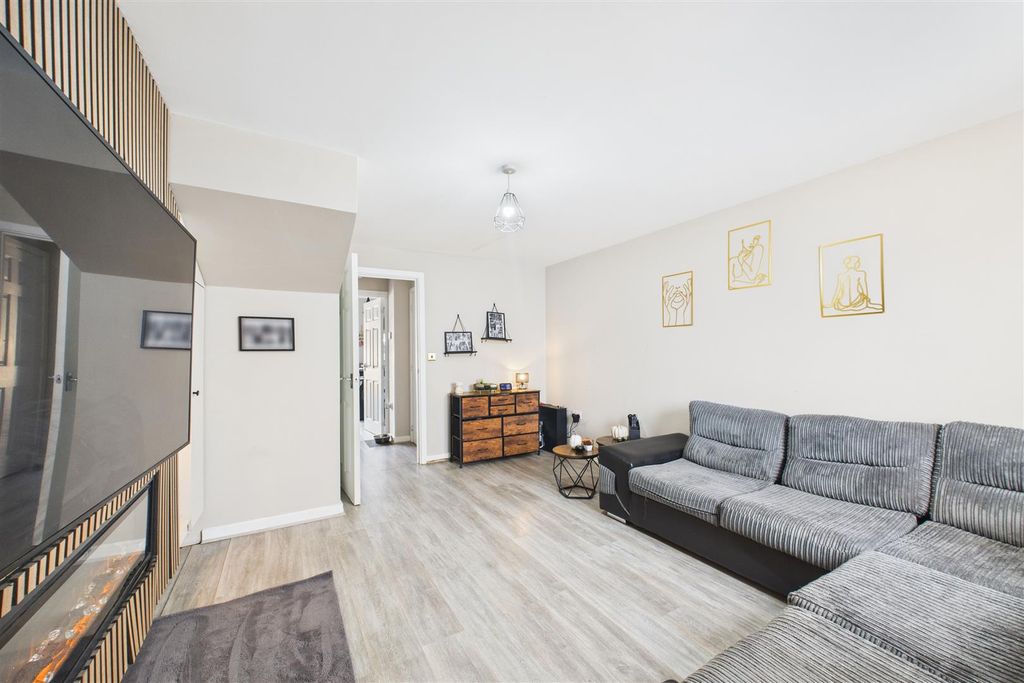 Property photo 2 of 11 Cam04235G0-Pr0107-Still001.Jpg