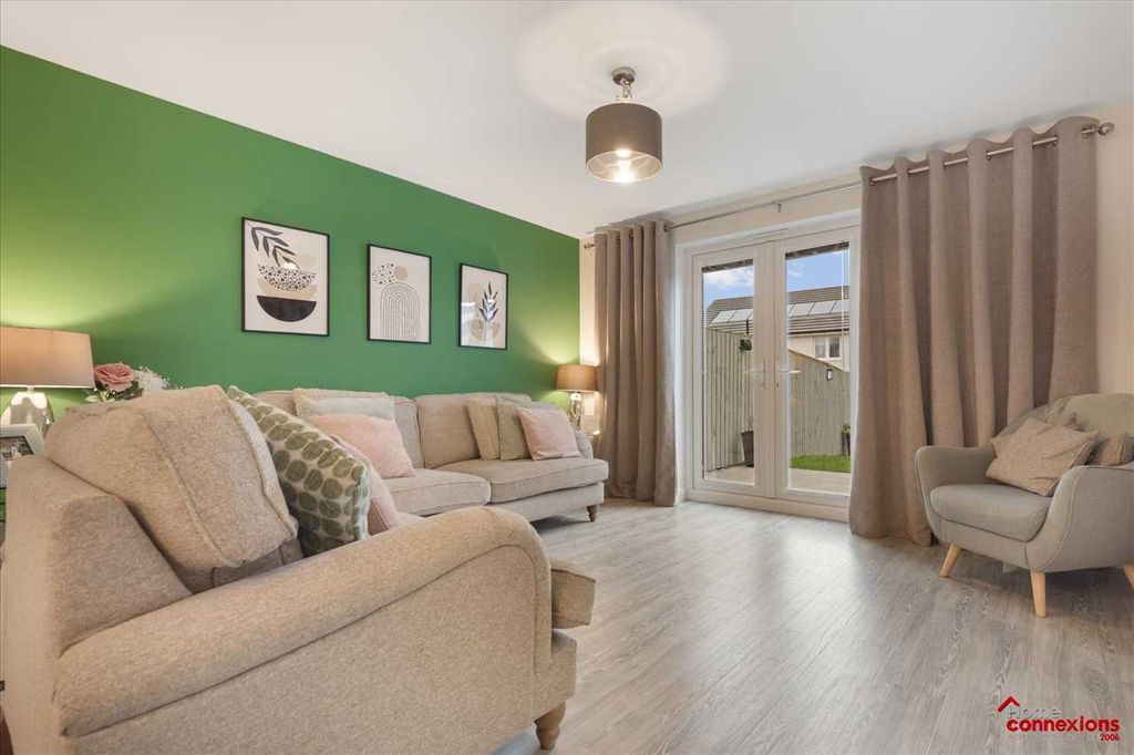 Property photo 2 of 27 Lounge Dining (1)