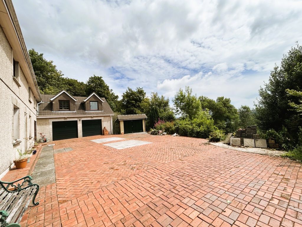 Property photo 2 of 37