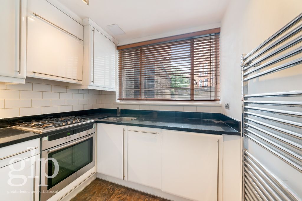 Property photo 3 of 13 956044