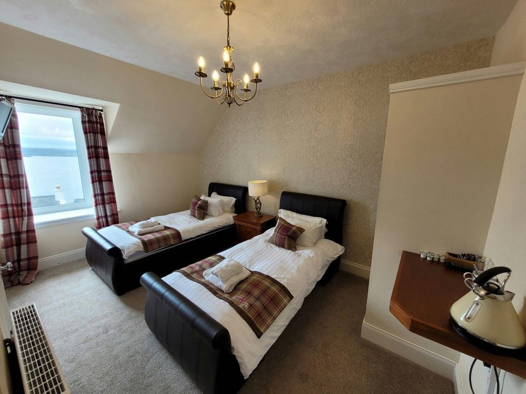 Property photo 3 of 16 Image 4