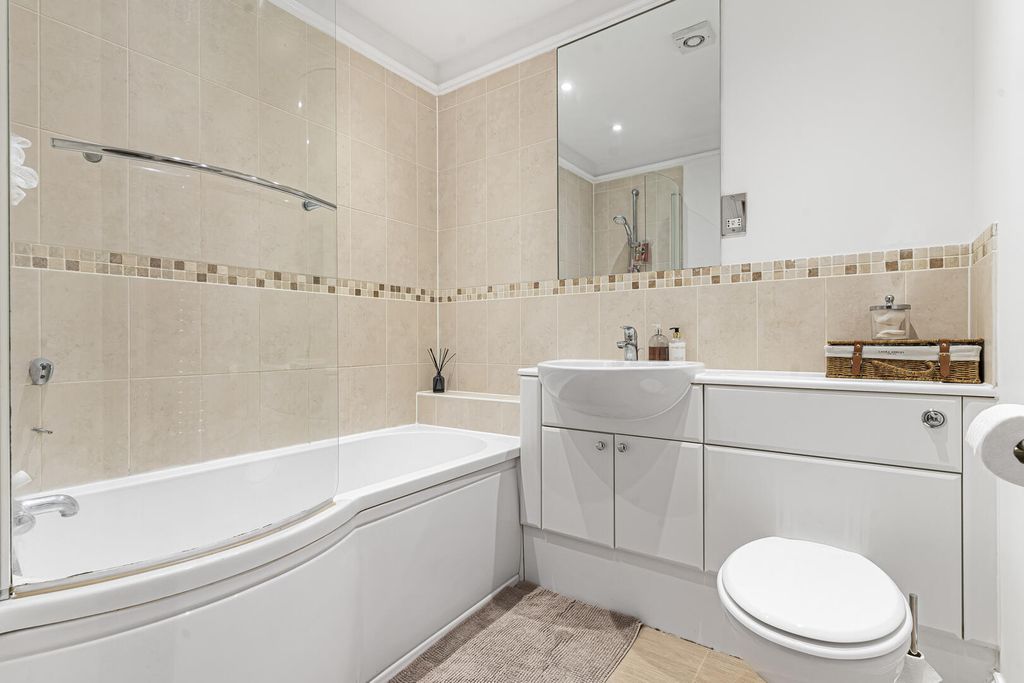 Property photo 3 of 22 Bathroom