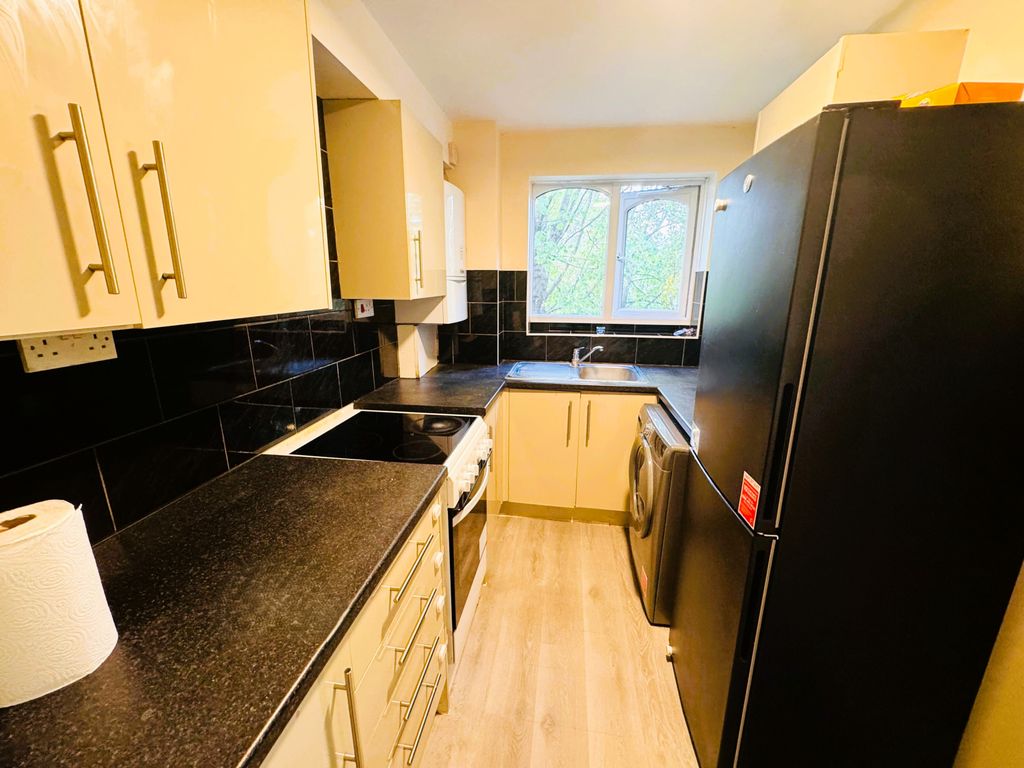 Property photo 3 of 5 4
