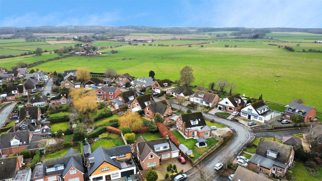 Property photo 3 of 31 Villiers Crescent