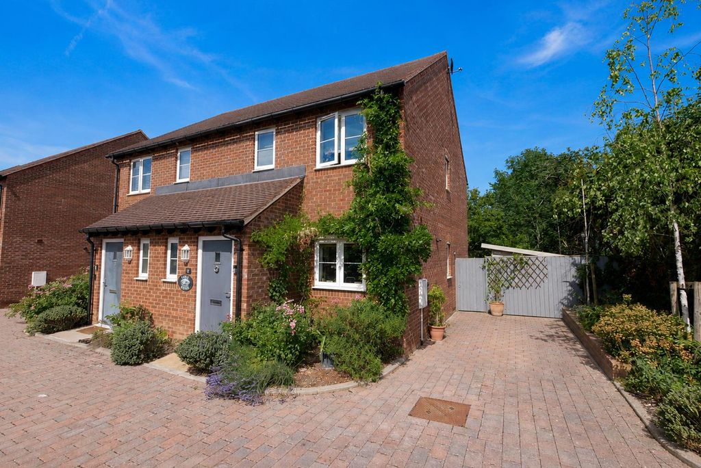 Property photo 1 of 14 Approach