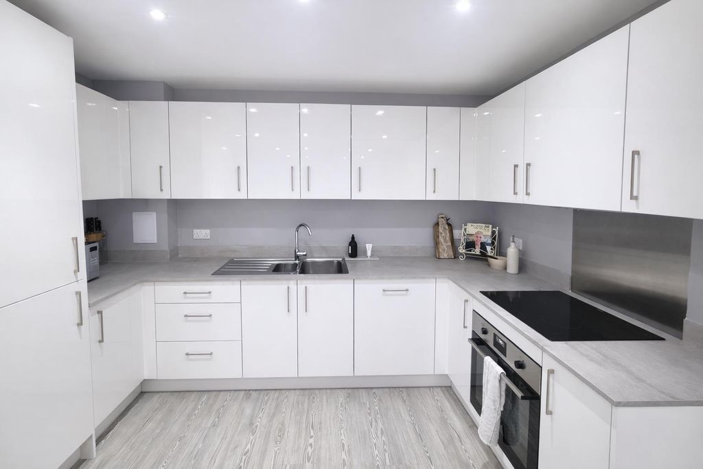 Property photo 2 of 14 13.Png