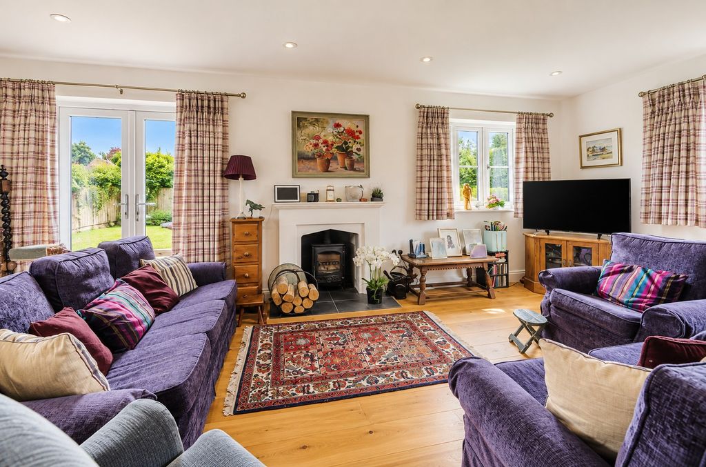 Property photo 2 of 13 Sitting Room
