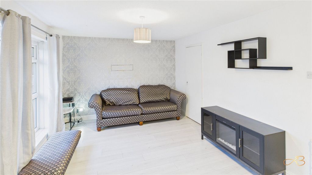 Property photo 3 of 11 Picture No. 06