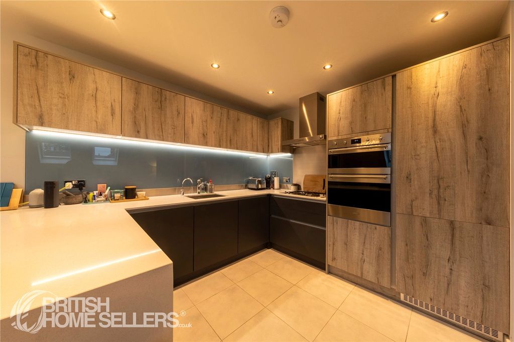 Additional image 7 of 3 bed flat for saleCampden Road, South Croydon CR2