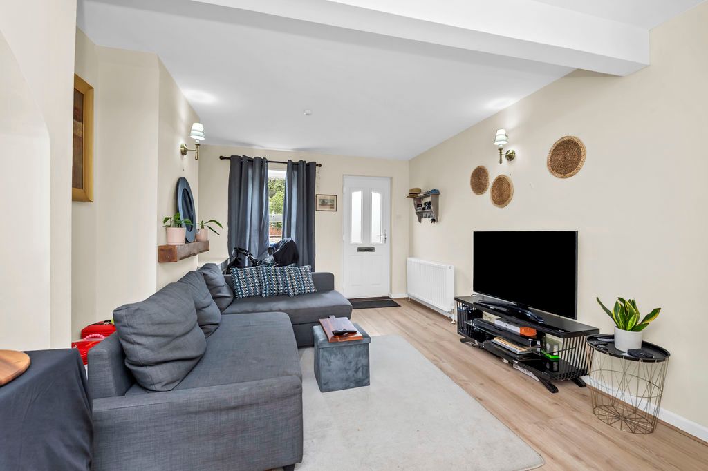 Property photo 3 of 14 Sitting Room