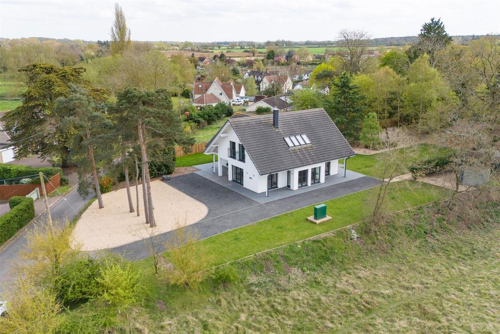 Property photo 3 of 23 Watlands_2.Jpg