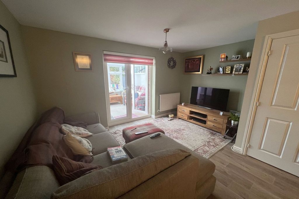 Property photo 3 of 9
