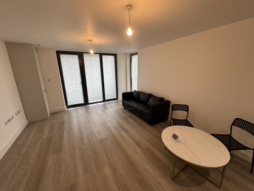 Property photo 1 of 7 2 Bed Flat To Rent