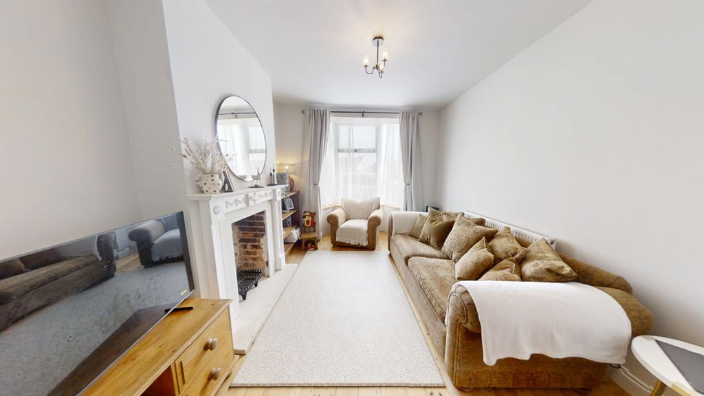 Property photo 2 of 22 Avalanche-Road-Portland-Dorset-UK-02102026_092036