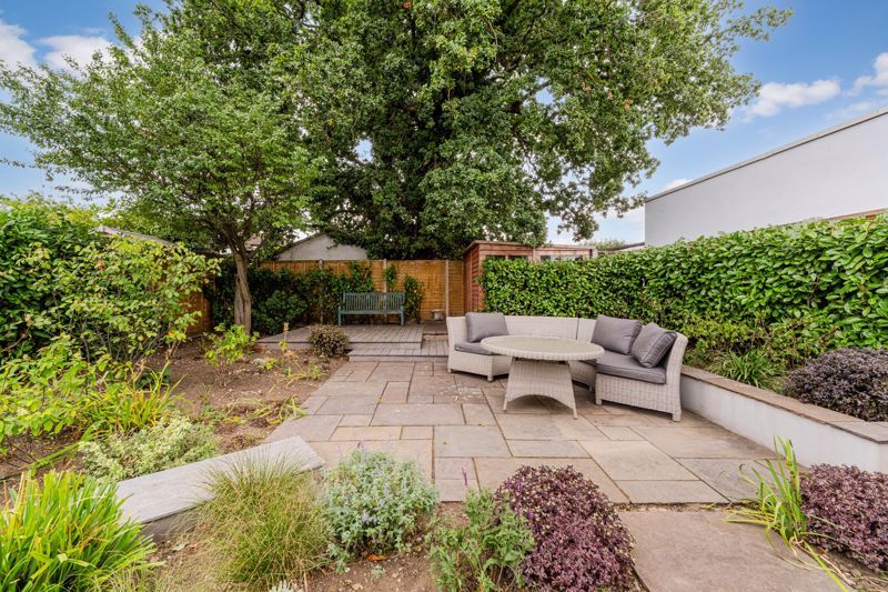 Property photo 3 of 17 Ivy Gate