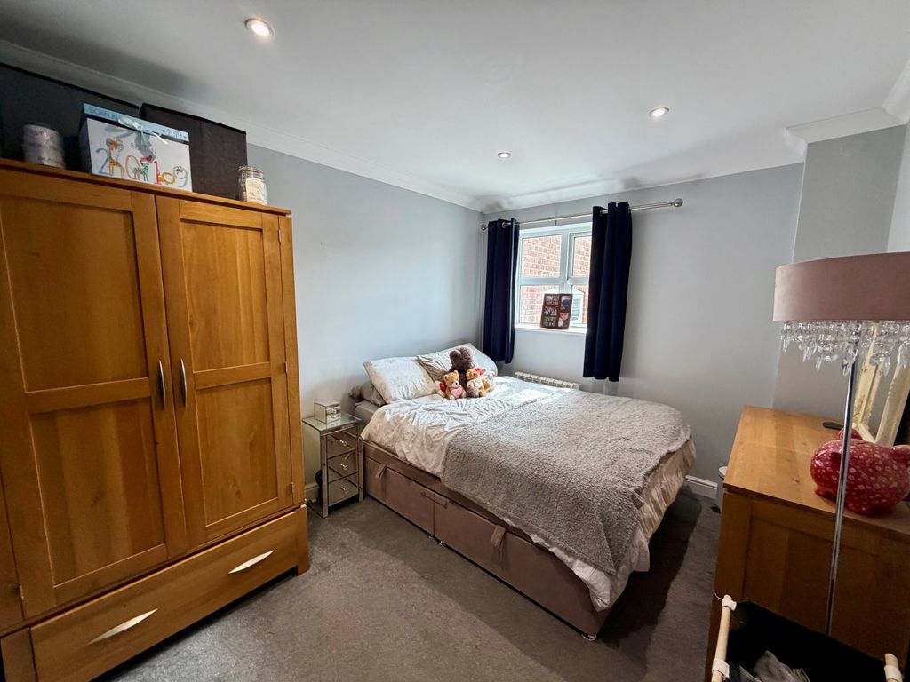 Property photo 2 of 6 Bedroom 2