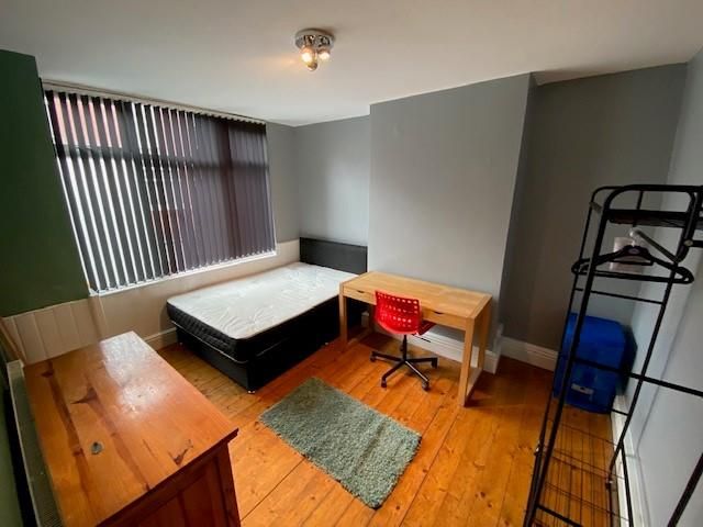 Property photo 3 of 17 Bedroom 1