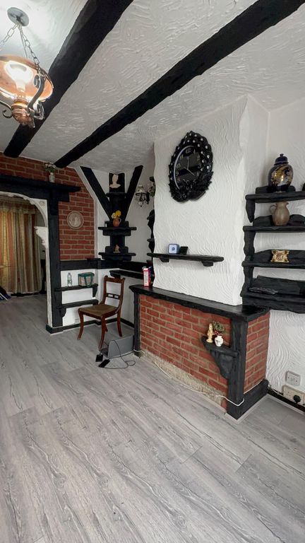 Property photo 2 of 8