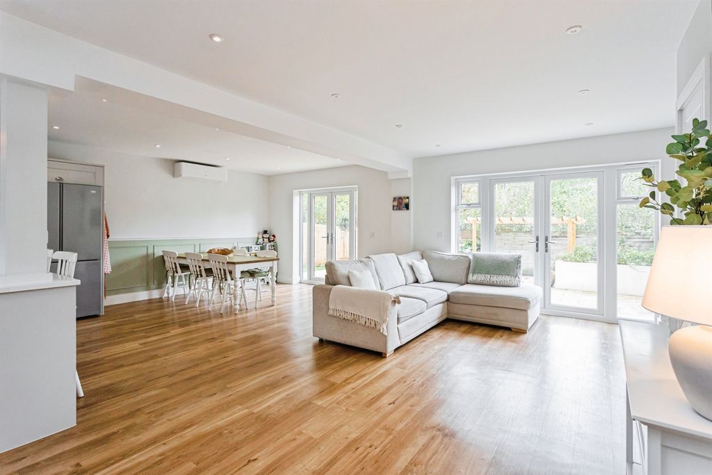 Property photo 2 of 22