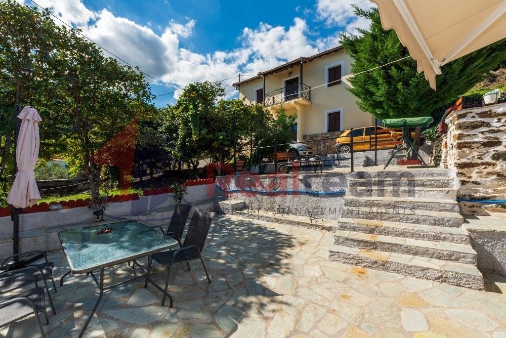 Property photo 2 of 24