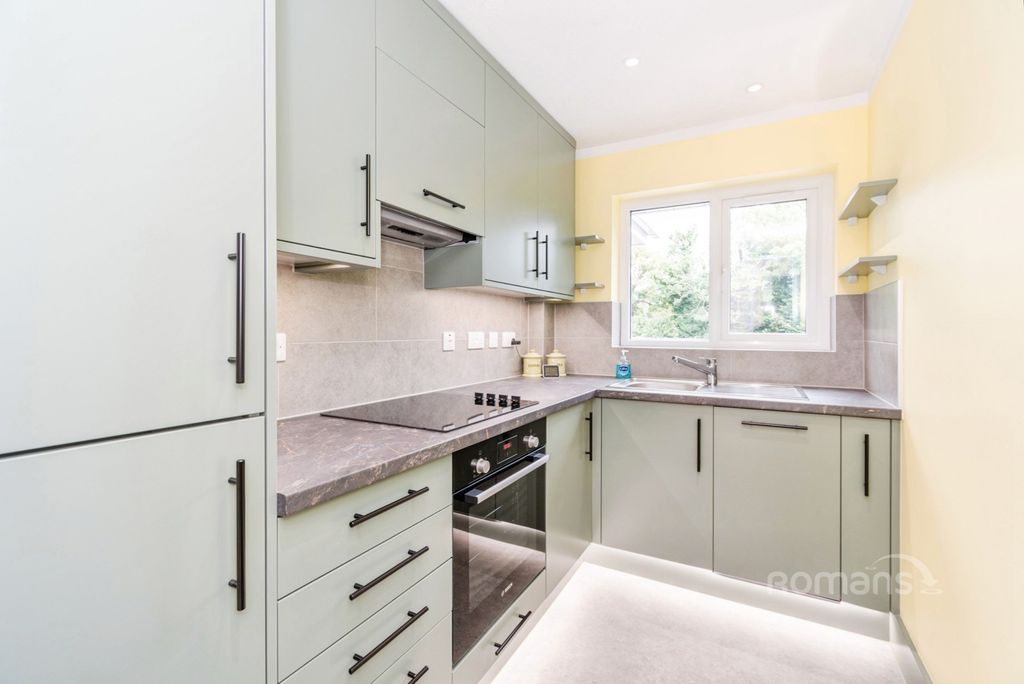 Property photo 3 of 11 Pbox-Img.Jpg